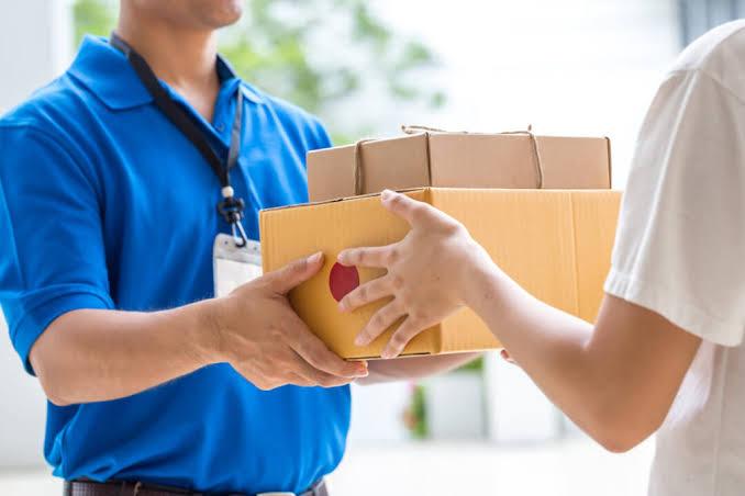 Item delivery and commercial logistics